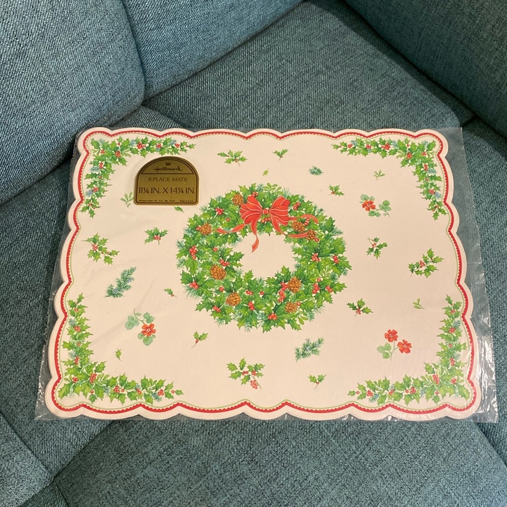 Vintage Hallmark 8 Paper Placemats Christmas Wreath (in original packaging)